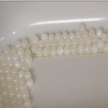 Beads made of mother-of-pearl are kept ready